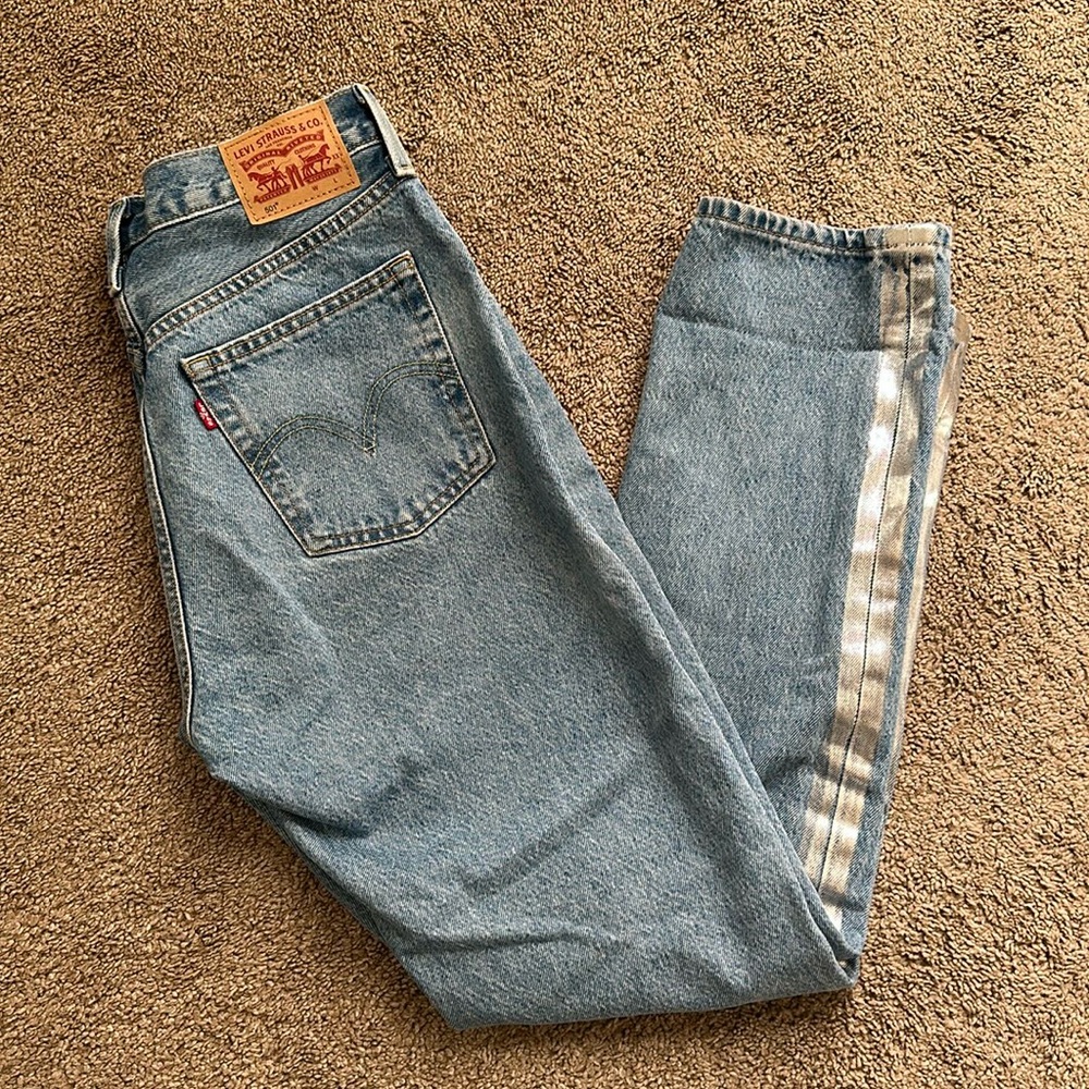 Levi’s jeans women size 28
